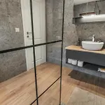 Et Spacieux Moderne Chalet *