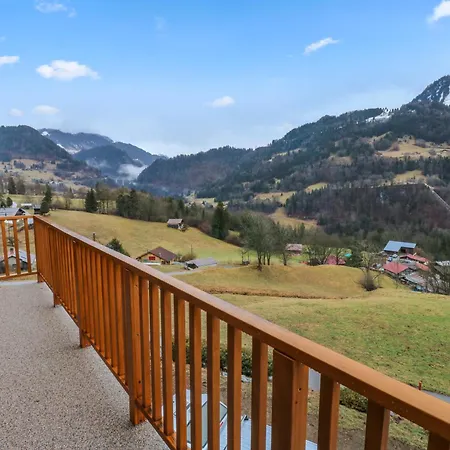 Et Spacieux Moderne Chalet Cergnat