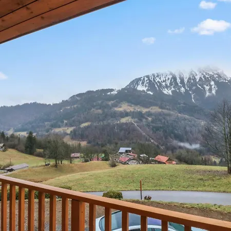 Et Spacieux Moderne Chalet