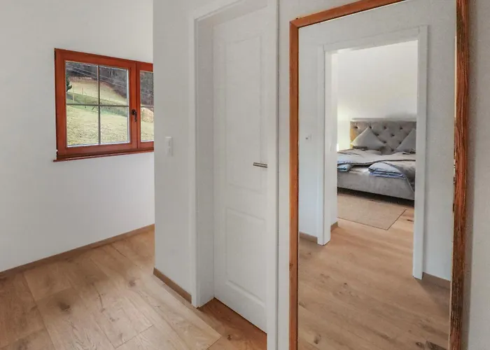 Et Spacieux Moderne Chalet *